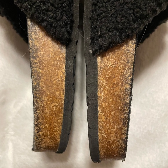 Union Bay Sherpa Sandals - Picture 7 of 9